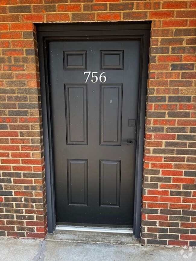 Building Photo - Maryville 37803 - COMING SOON! Available J... Rental