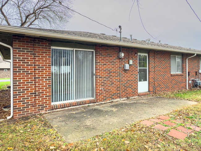 Building Photo - 2427-2427 E Heying Dr Unit 2425 E Heying Dr