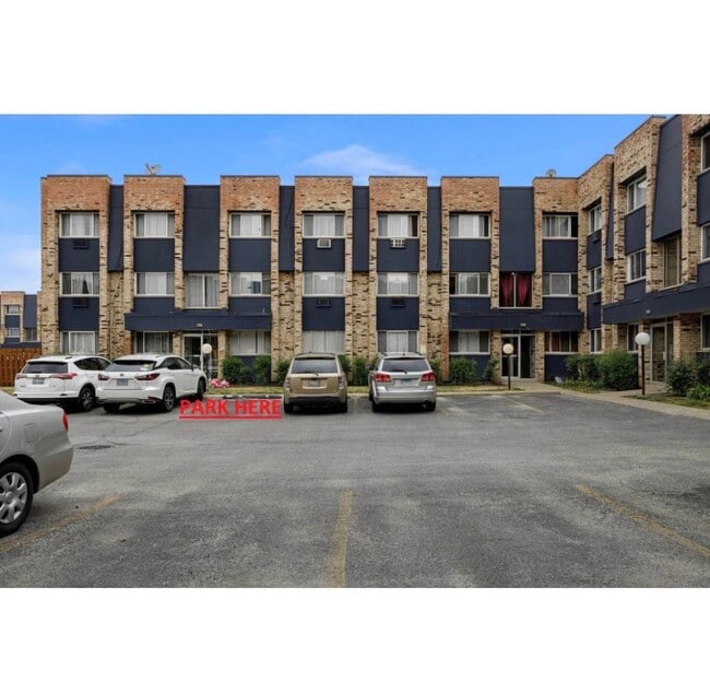 Building Photo - 8641 1/2 W Foster Ave Unit O'Hare apartment
