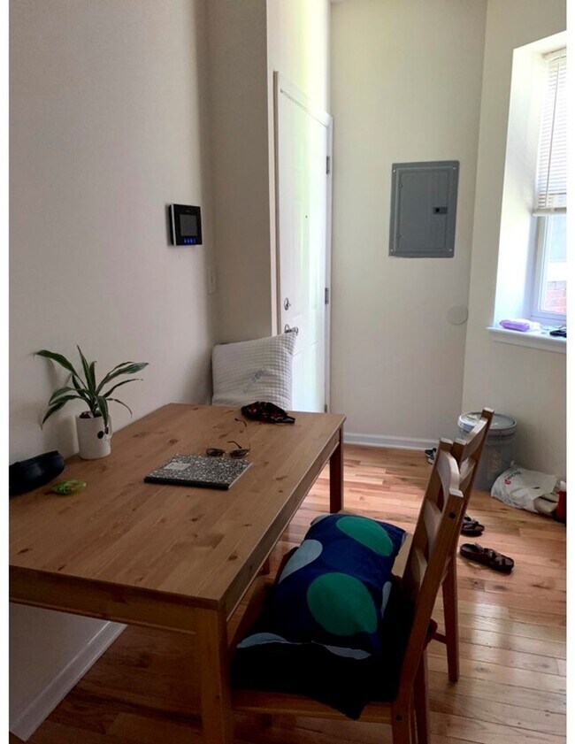 Photo - 4317 Sansom St Unidad 2