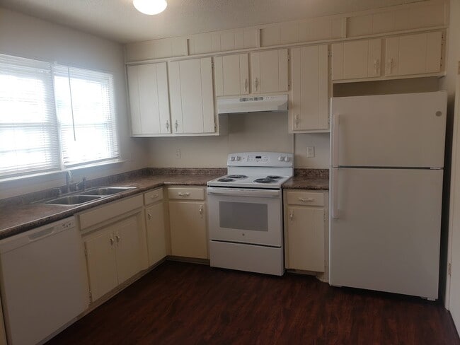 Photo - 1005 W Lee Rd Unit 2