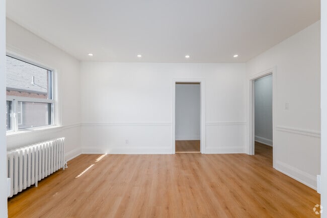 2BR, 1BA - Dining Room - 1216 Avenue Rd