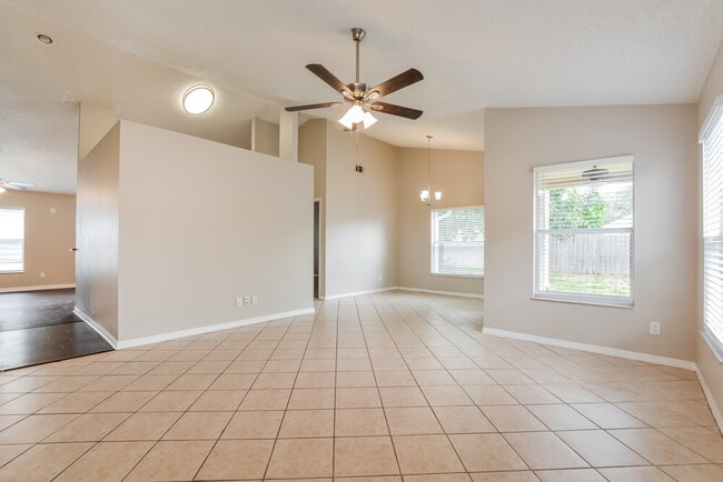 Photo - 628 Wechsler Cir