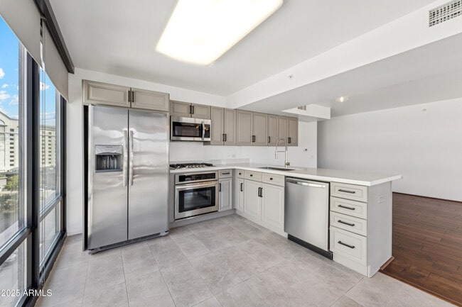 Photo - 4808 N 24th St Unidad 724