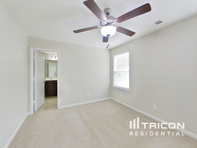 Photo - 311 Woodfern Ct