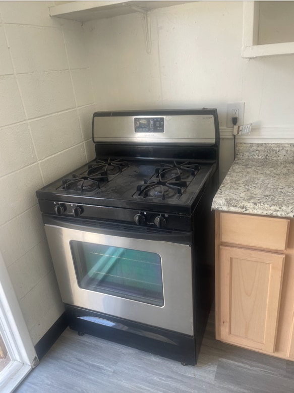 Photo - 11 E San Joaquin St