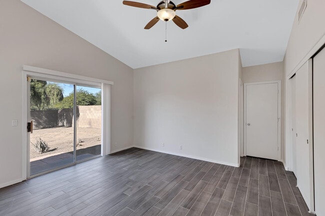 Photo - 302 N Hudson Pl