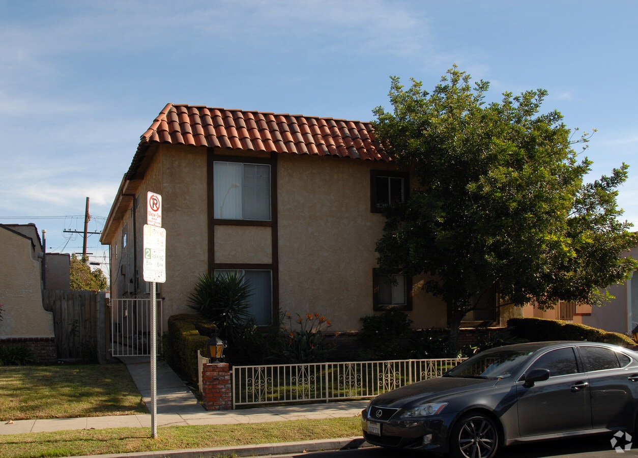 Photo - 838 N Mansfield Ave