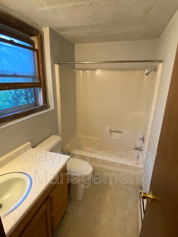 Building Photo - 1215 2nd St Unit Apt 2