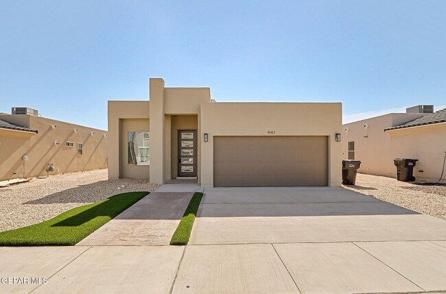 Building Photo - 941 Sandhurst Pl Rental
