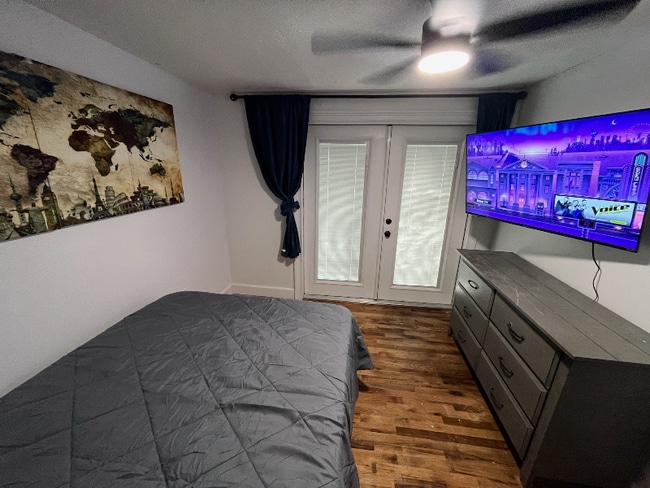 Photo - 740 Jenkins St