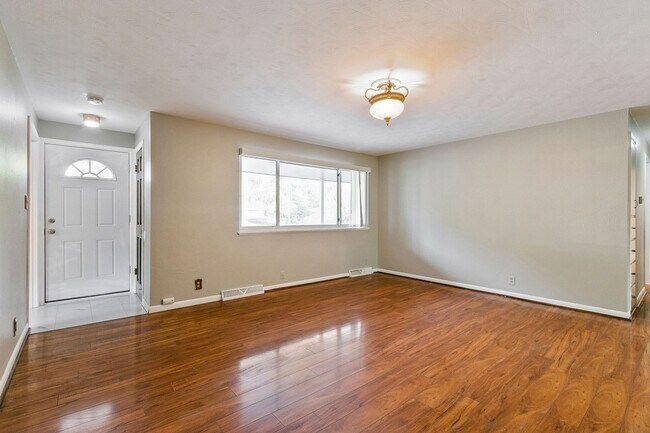 400 Tedmon Dr