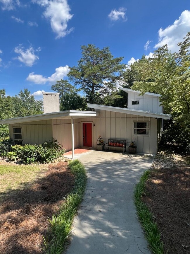 Paradise found! The perfect executive work... - Paradise found! The perfect executive work... House