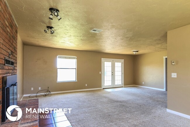 Photo - 1721 SE 8th St