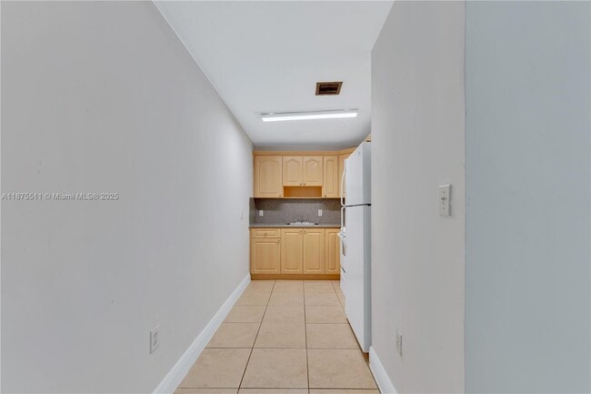 Building Photo - 2185 NW 16th Terrace Unit 19 Rental