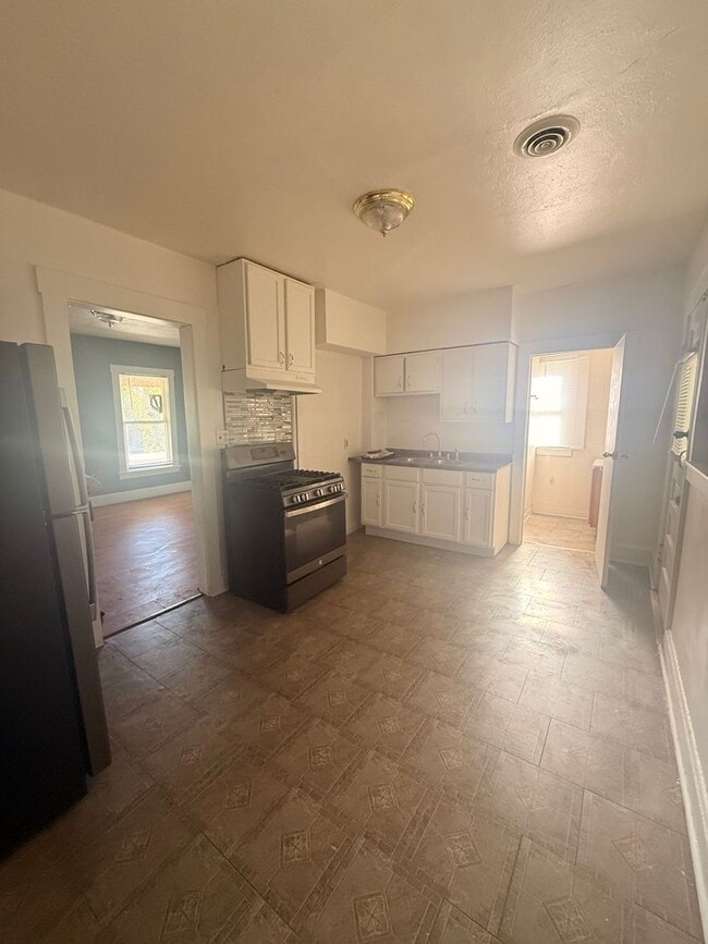 Photo - 1113 Ferguson St Unit Upper