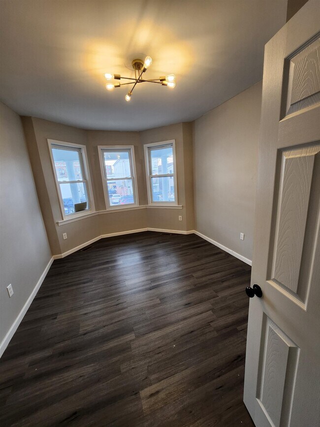 Photo - 23 Bayview Ave Unit 1