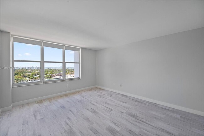 Photo - 5001 Collins Ave Unit 12