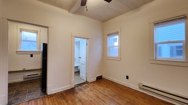 6 11th St S
