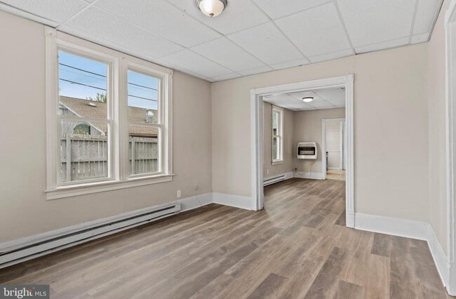 Photo - 207 N Queen St