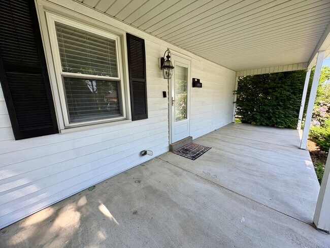 Photo - 4 Bedroom 2 Bathroom in Harrisburg!
