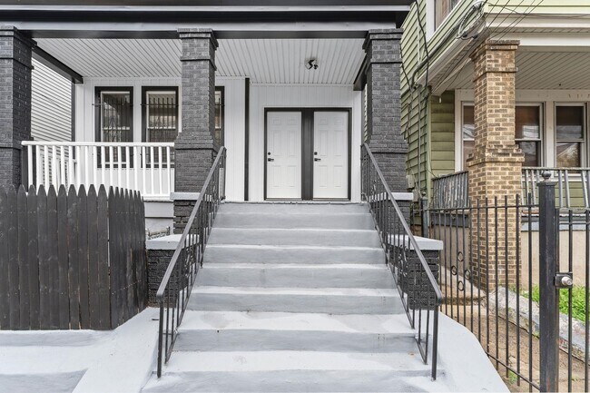 Photo - 64 Bostwick Ave Unidad 1