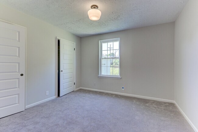 Photo - 2326 Brittany Dr