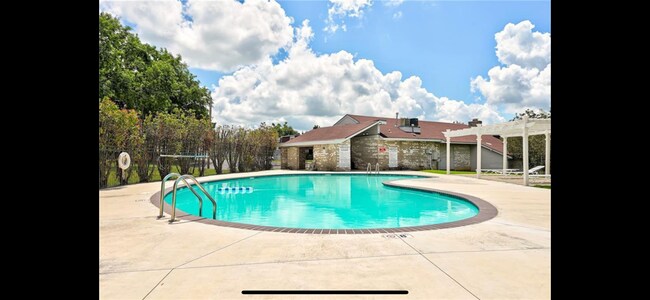 Photo - 1633 Glenn Bo Dr