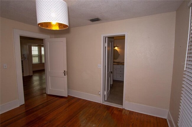 Photo - 539 W Yale St