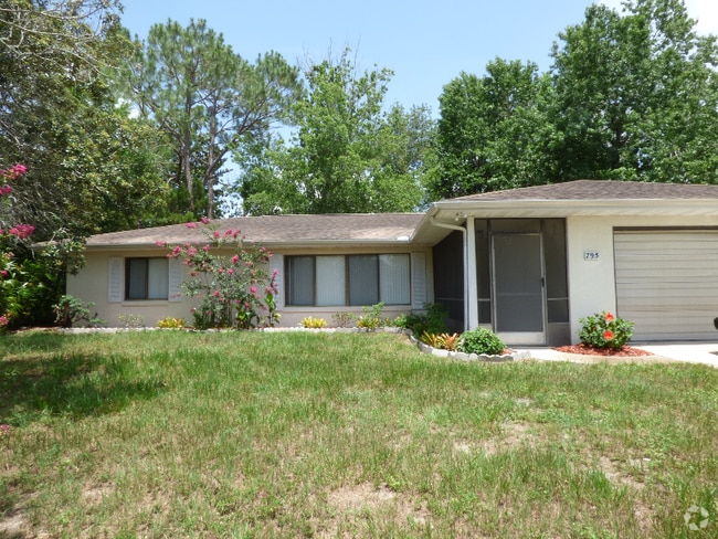 Building Photo - 795 Sweetbrier Dr Rental