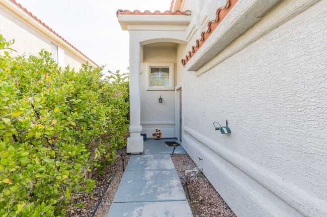 Photo - 1024 N Seabury Hill Ct