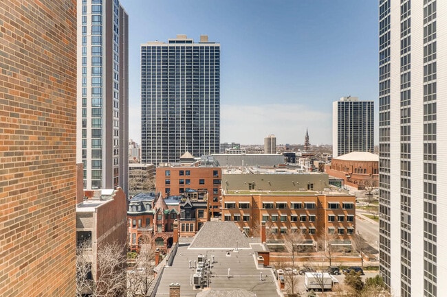 Photo - 1540 N State Pky Unit 12B