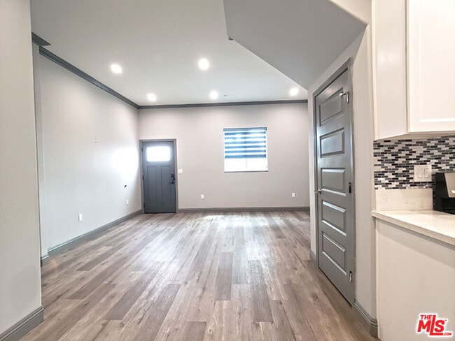 Photo - 413 N Harvard Blvd Unit 413