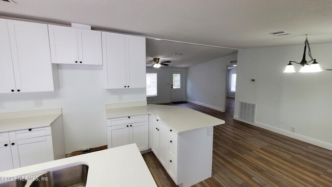 Photo - 1718 Wright Ave