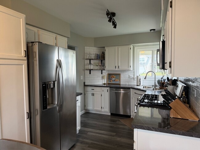 Photo - 1487 S Pembroke Dr