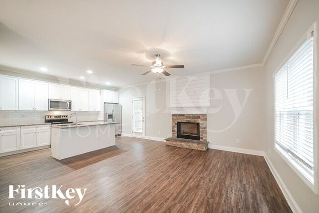 Photo - 28 E Newnan Rd