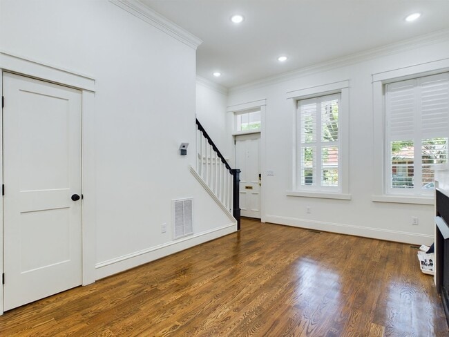 Photo - 2515 E Franklin St