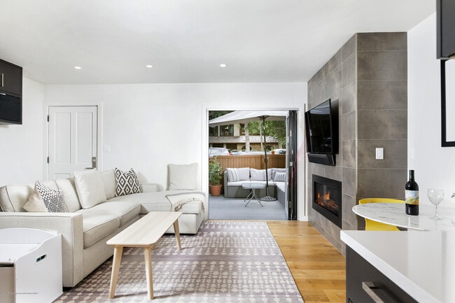 Photo - 250 S Original St Unit B