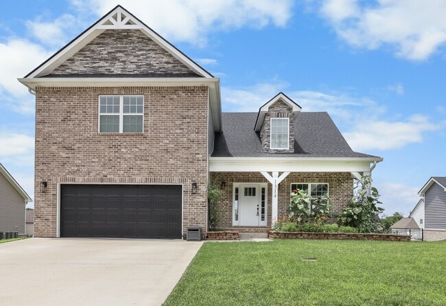 Photo - 1314 Highgrove Ln House
