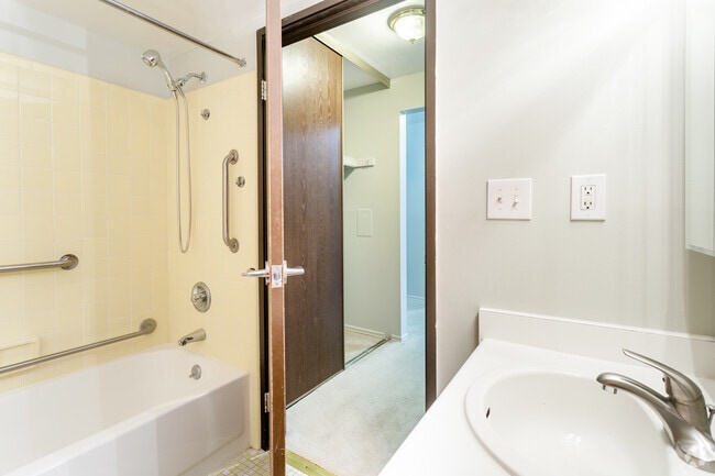 1 BR, 1 BA - Standard