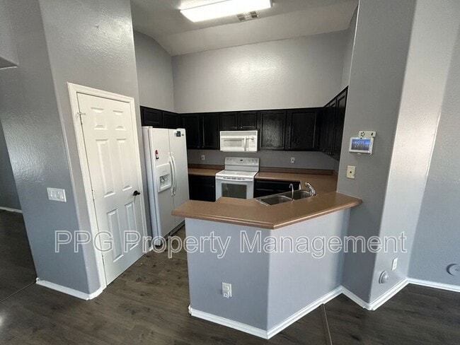 Photo - 15808 W Yavapai St