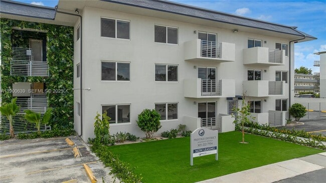 Building Photo - 13200 NE 7th Ave Unit 118