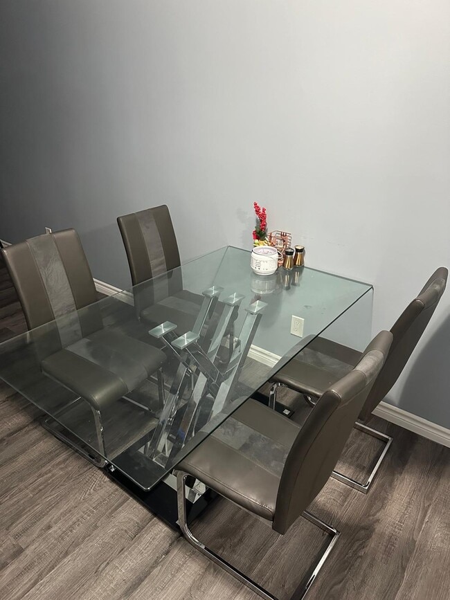 Photo - 92 Pauline Cres