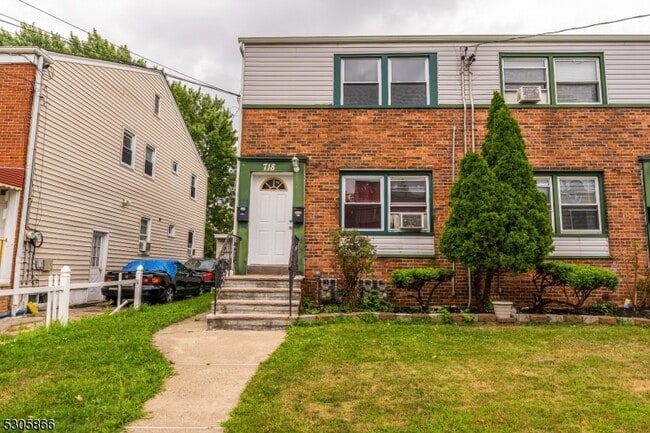 Photo - 718 Thomas St Apartment Unit 1