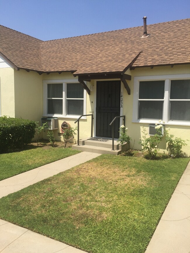 Building Photo - 1423 Barrington Way Unit A Rental