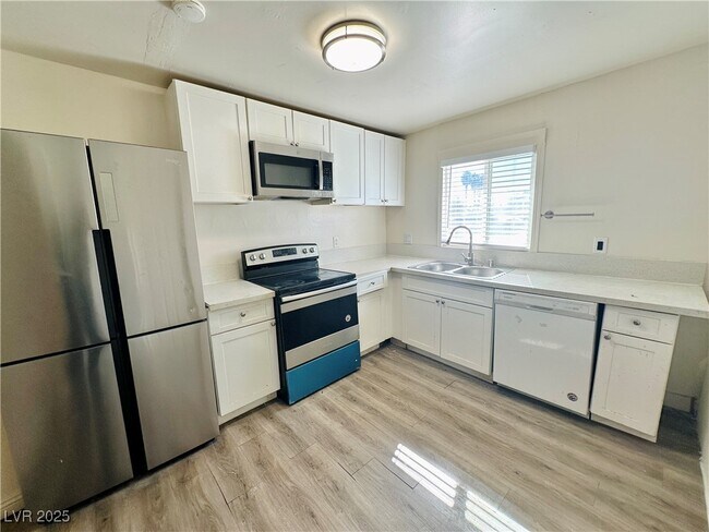 Photo - 1871 Shadow Mountain Pl