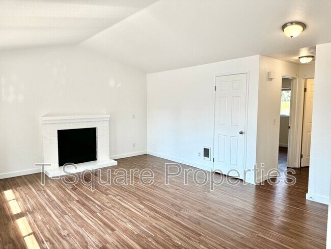 Photo - 2720 204th St SW Unit B