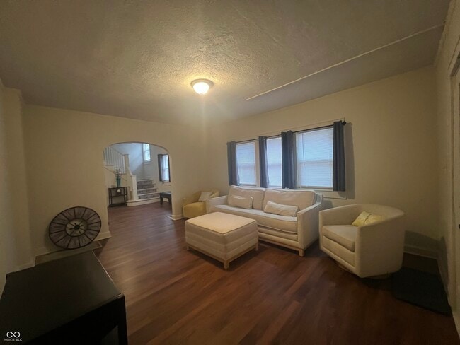 Photo - 3671 Birchwood Ave