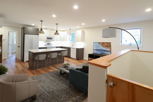 Building Photo - 6 Bennett Rd Unit A