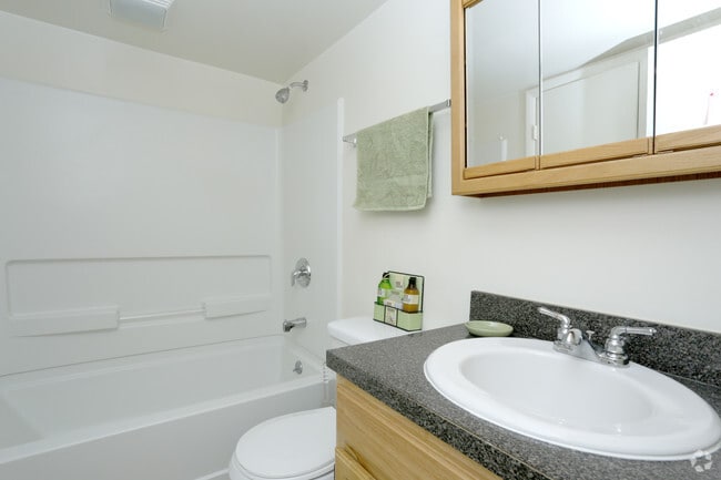 Studio - Bathroom